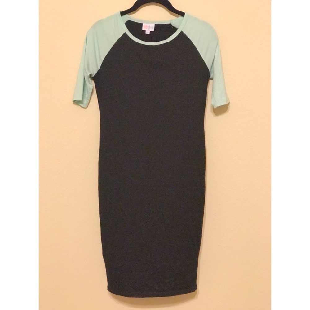 XS LuLaRoe Julia black blue sleeves
